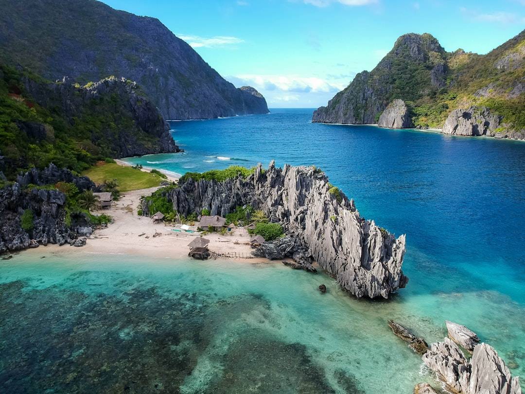 Where to Stay in Midcoast Islands