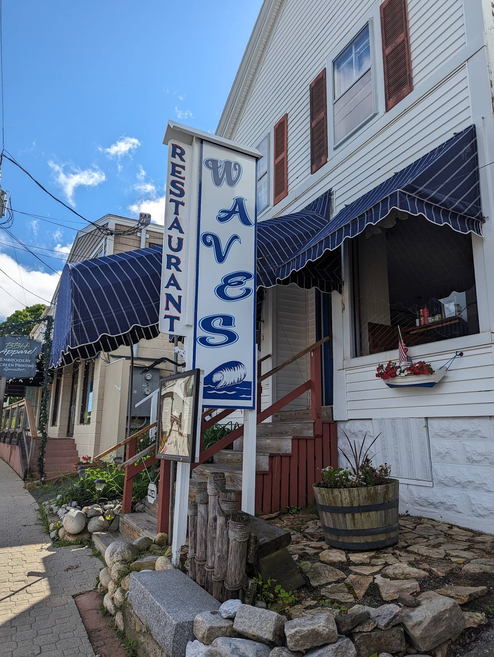Waves Restaurant