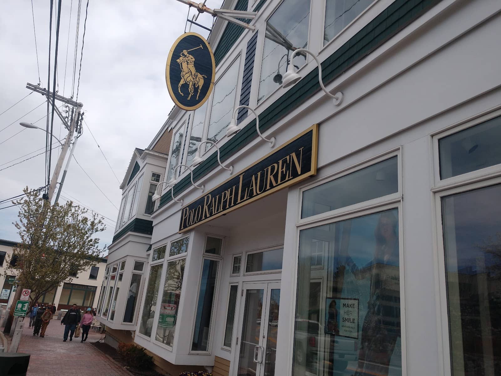 Linda Bean’s Maine Kitchen & Topside Tavern