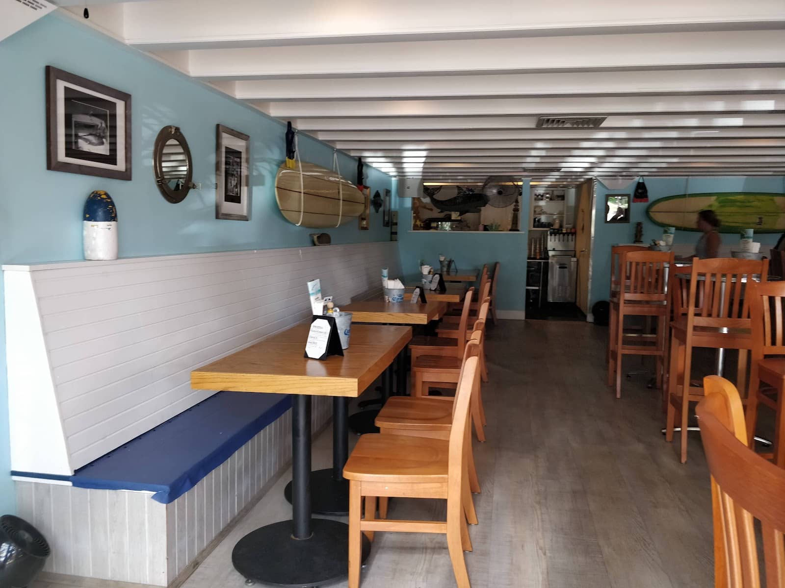 Hooks Chill & Grille