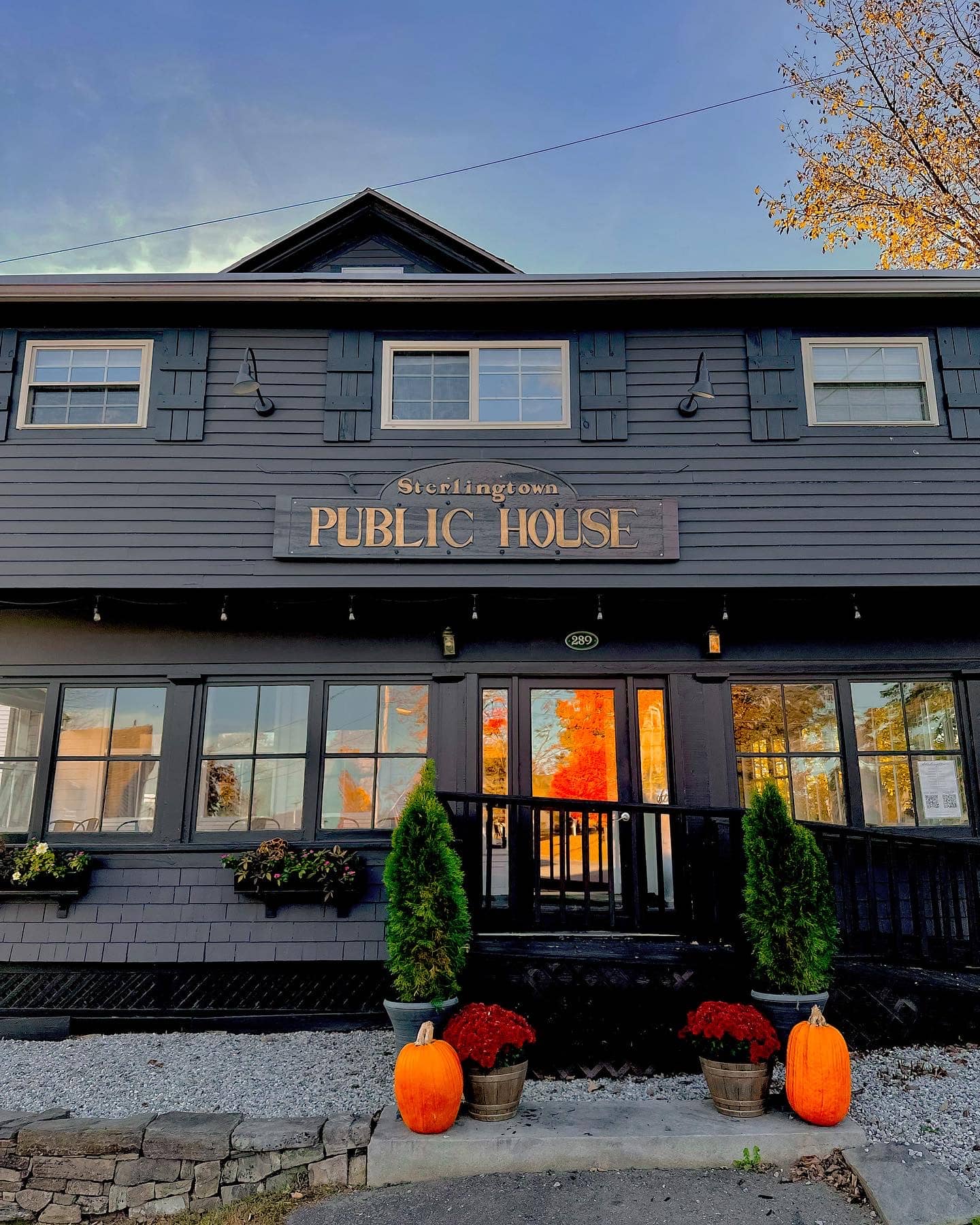Sterlingtown Public House
