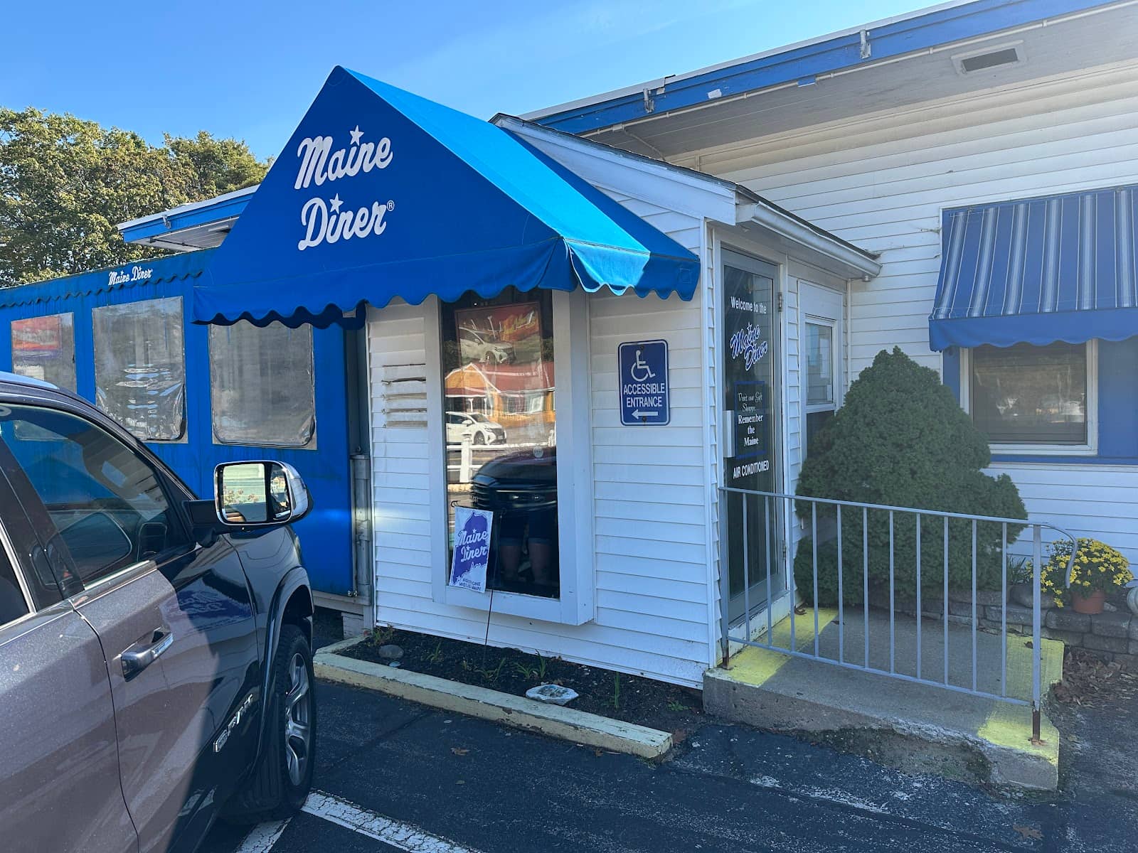 Maine Diner and Gift Shop