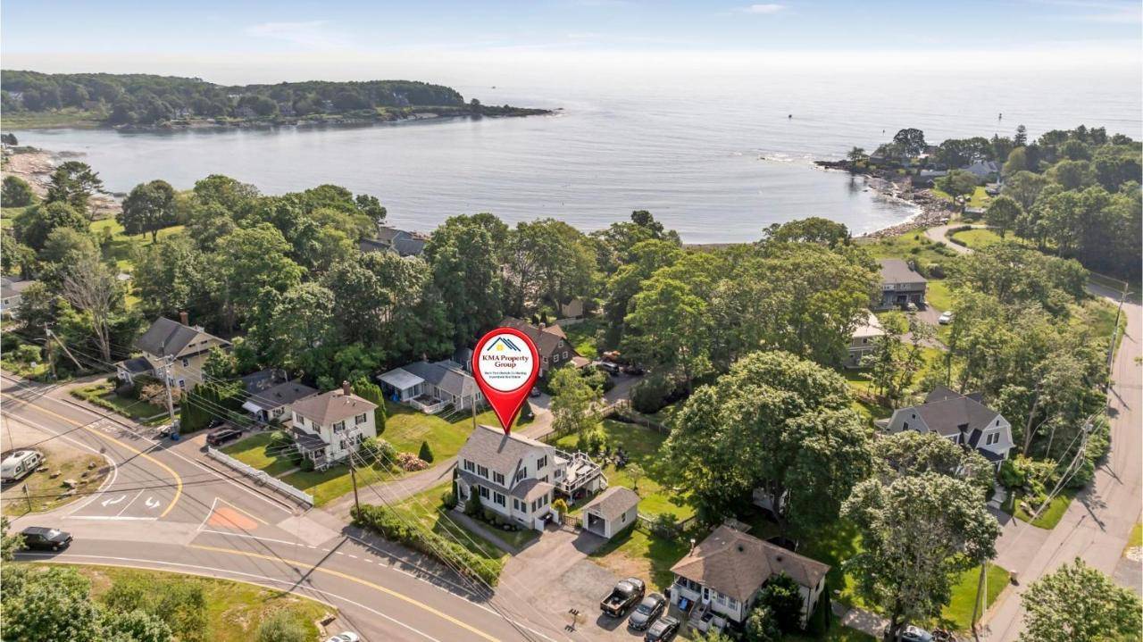 an aerial view of a house with a stop sign at Main Squeeze Fenced in Backyard No Pet Fee in York