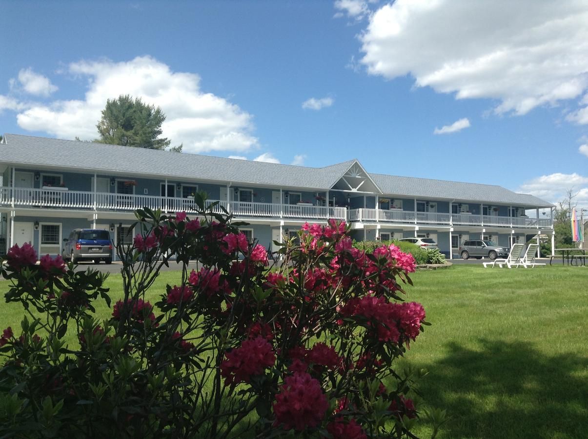 Americas Best Value Inn Millbrook Motel — Scarborough Hotels —