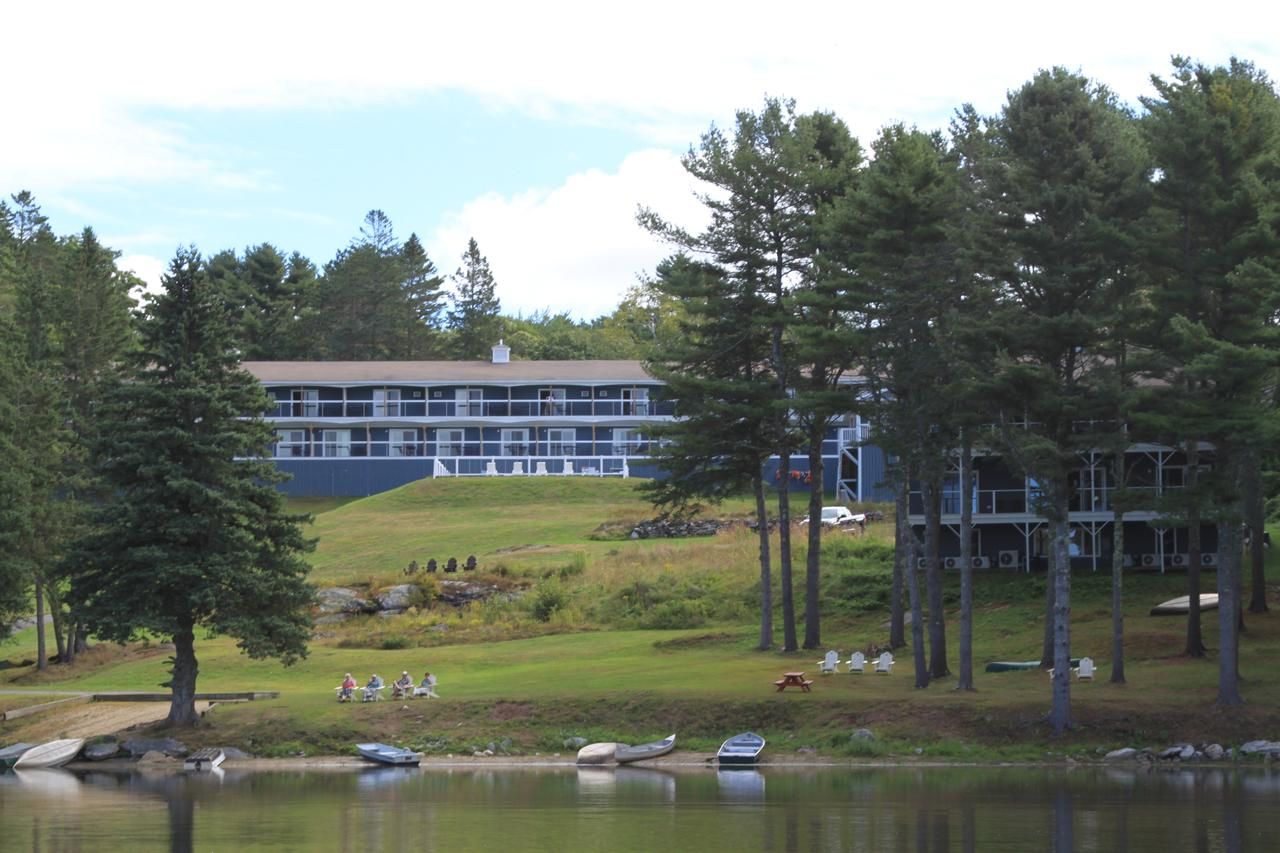 Beach Cove Waterfront Inn — Boothbay Harbor Hotels — Maine.com