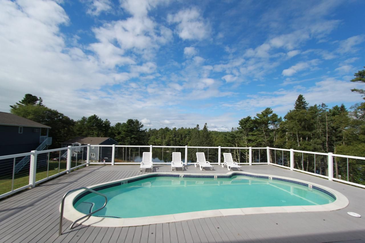 Beach Cove Waterfront Inn — Boothbay Harbor Hotels —