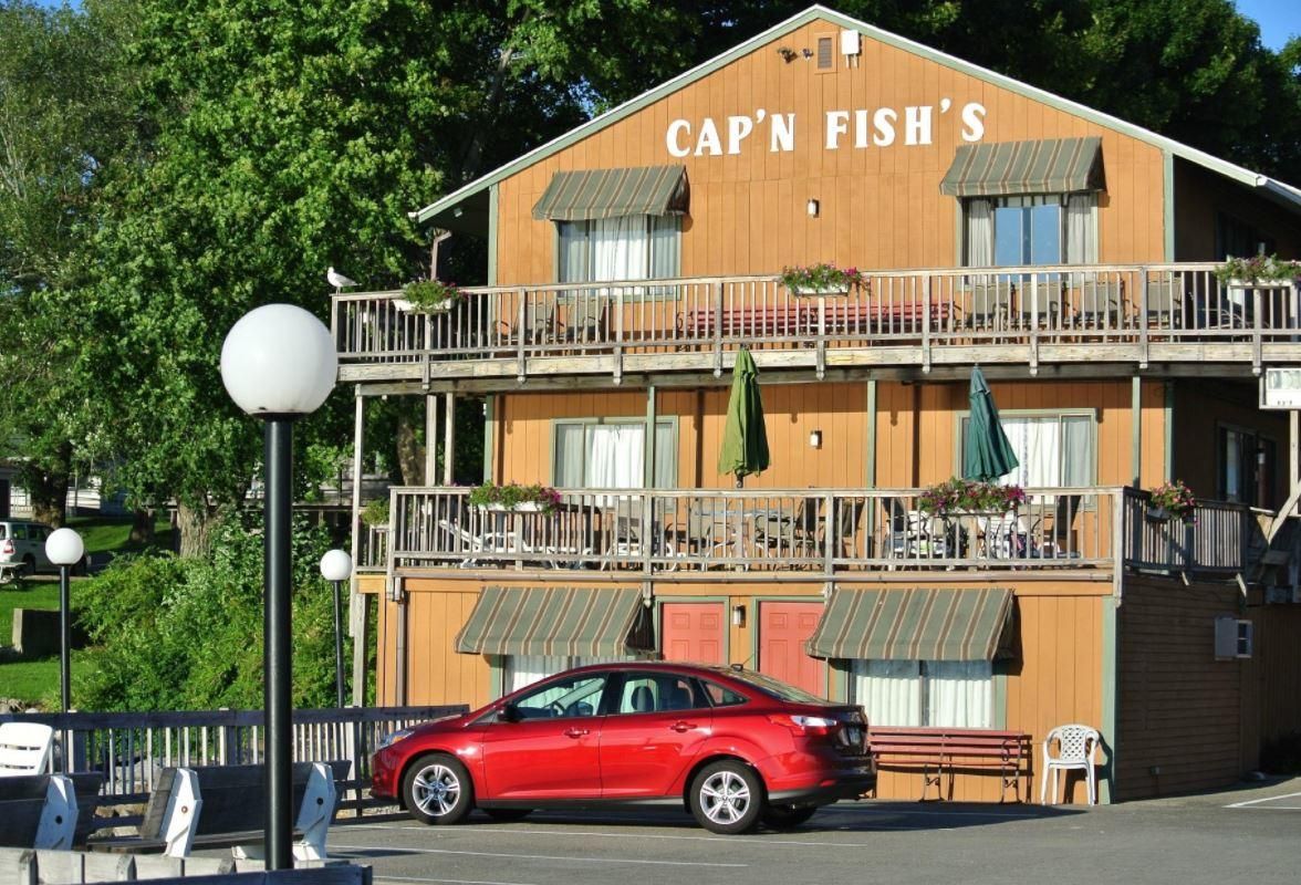 Cap'n Fish's Waterfront Inn — Boothbay Harbor Hotels — Maine.com