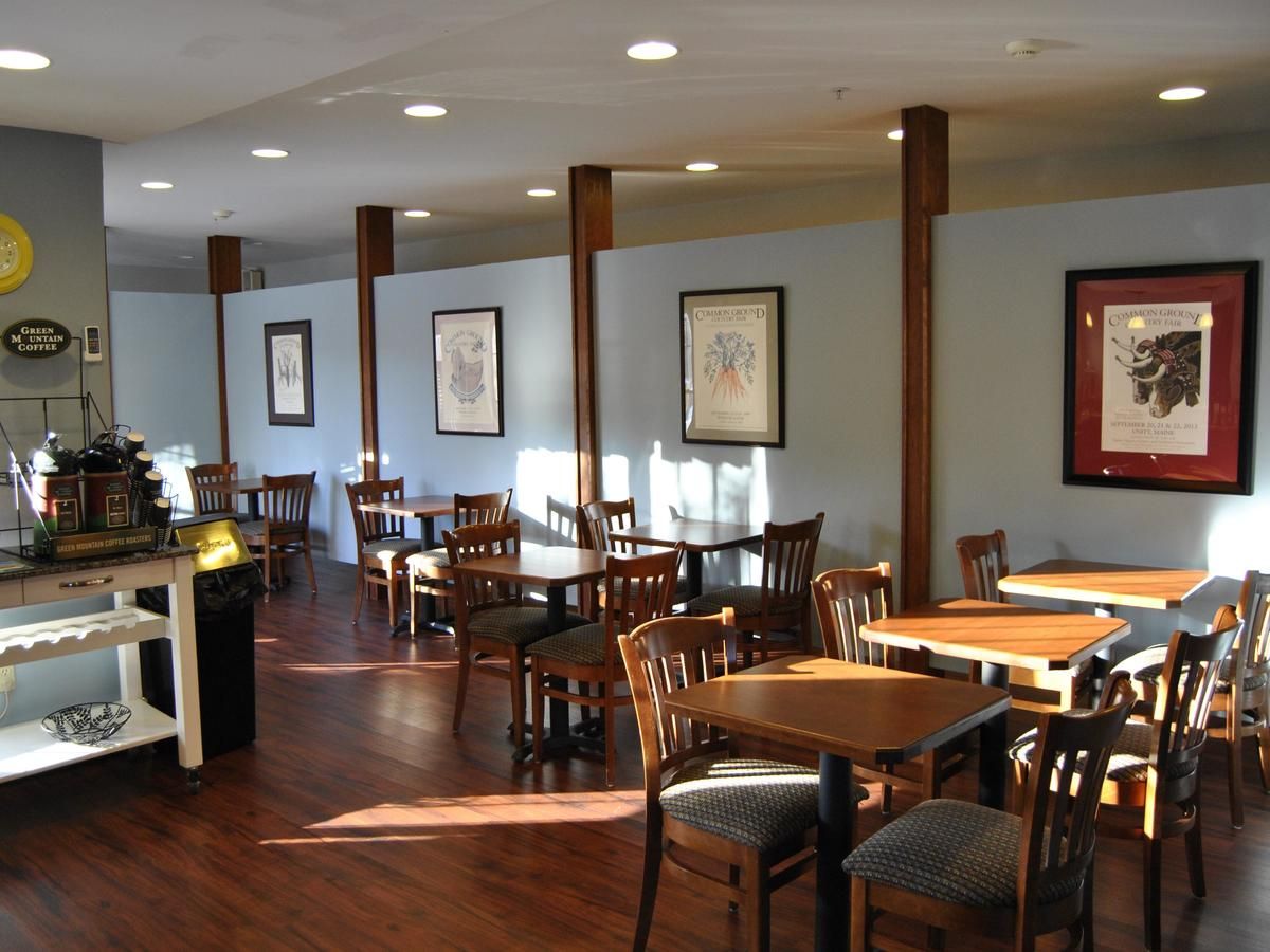 Casco Bay Inn — Freeport Hotels —