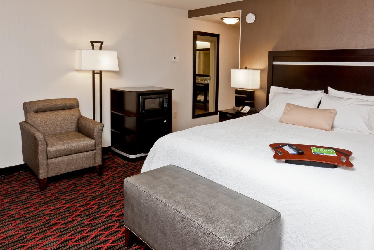 Hampton Inn Portland Downtown Waterfront — Portland Hotels —