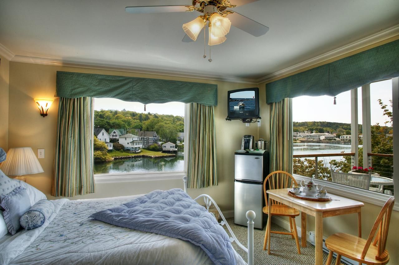 Harborage Inn On The Oceanfront — Boothbay Harbor Hotels — Maine.com