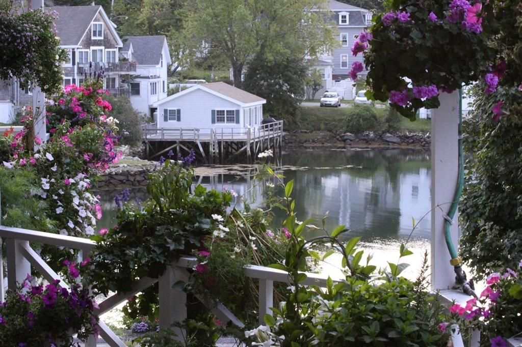 Harbour Towne Inn On The Waterfront — Boothbay Harbor Hotels — Maine.com