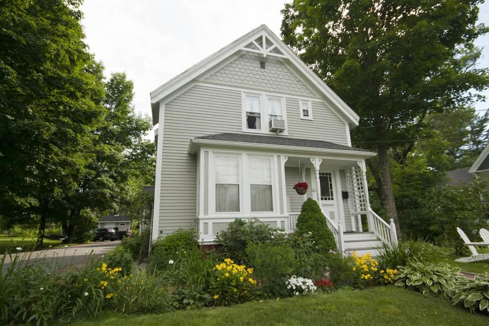 James Place Inn Bed and Breakfast — Freeport Hotels —