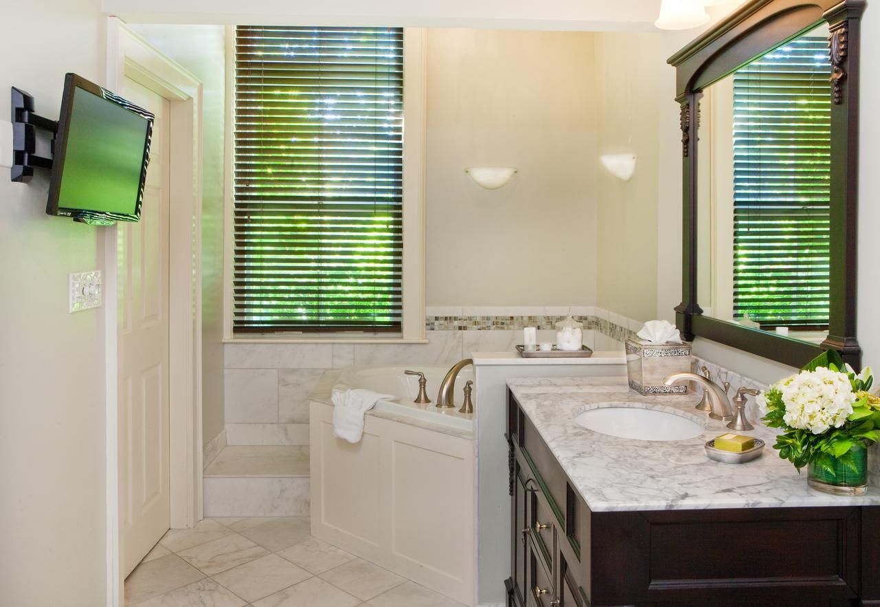 hotels in portland maine with jacuzzi in room