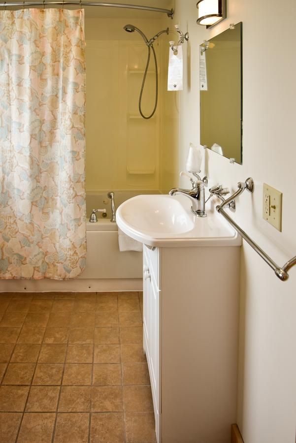 Shorelands Guest Resort & Condominiums — Kennebunkport Hotels —