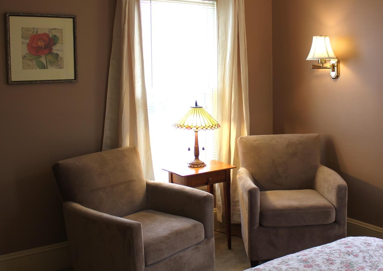 White Cedar Inn Bed And Breakfast — Freeport Hotels — Maine.com