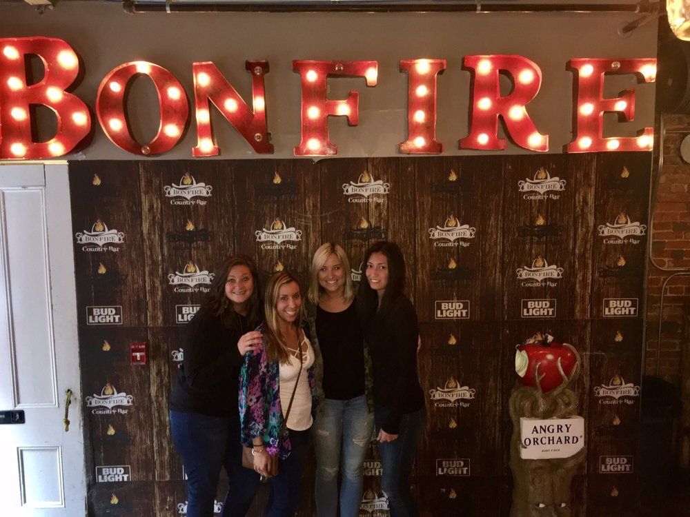 Bonfire Country Bar — Portland Restaurants —